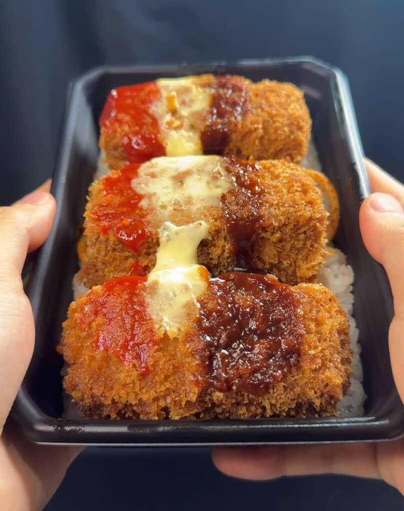 メンチカツの圧倒的存在感
