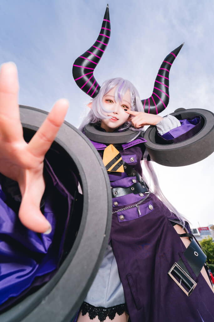 広角レンズで撮ったインパクトのあるコスプレショット