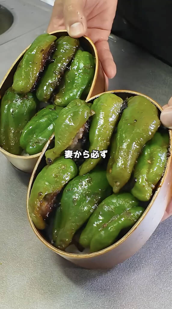 おいしそうなピーマンの肉詰めが完成