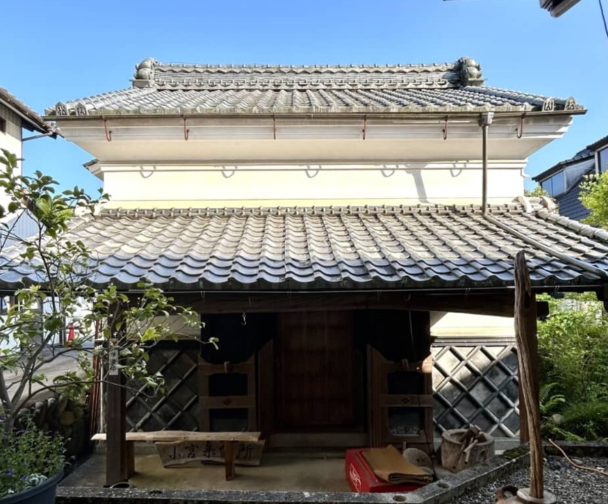 実家に帰省した弟→古い蔵をのぞいたら……　兄による“まさかの光景”に驚がく「これこそ男の夢」「最高じゃないですか！」（1/3） | 住まい ねとらぼ