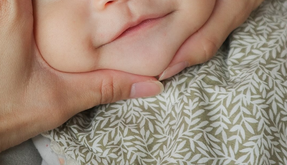 3カ月赤ちゃんを育てるママ→カメラロールを開いたら……「大変なことに