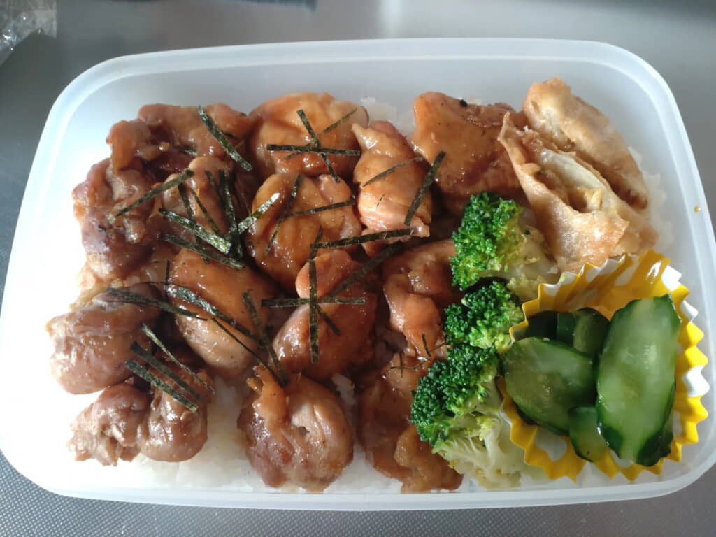 鶏丼うれしいですね!
