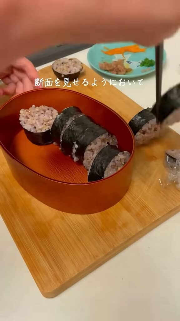 基本横向きで、少しだけ断面を見せて置きます