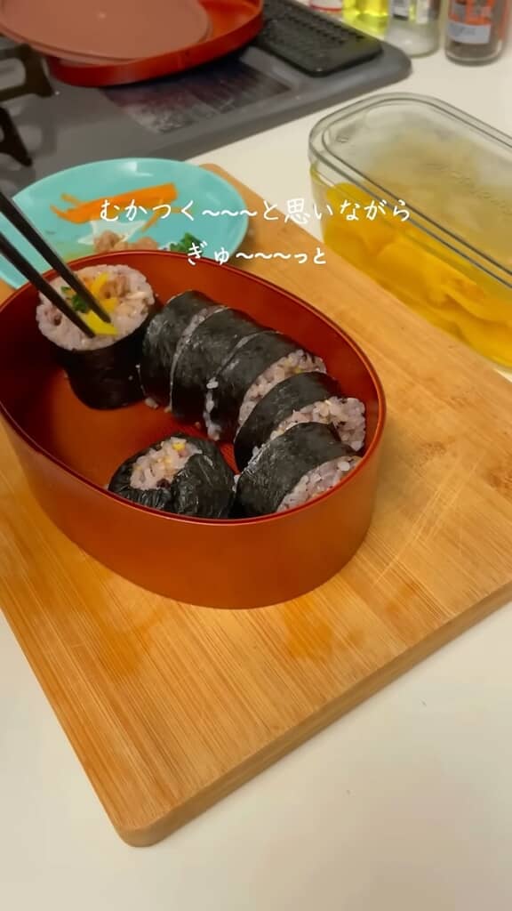 断面が見えている個体のみに具材をのせて……