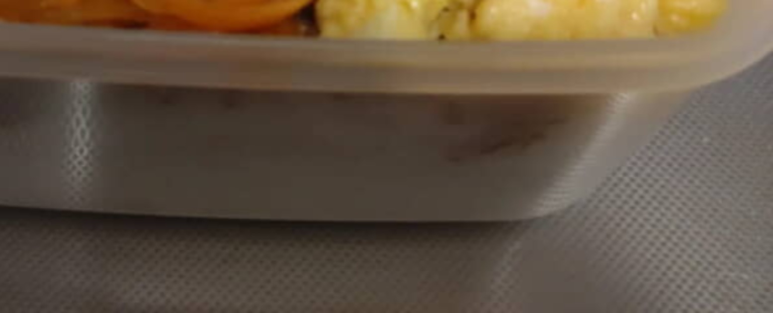 高校生息子の弁当→ママが米3合をタッパーに敷き詰めると……　“圧巻の光景”に「これ好き」「私が食べたいです」（1/3） | ライフスタイル ねとらぼ