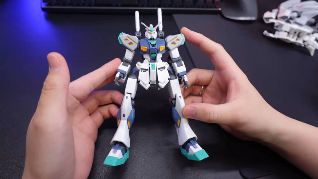 取り出した量産型νガンダム