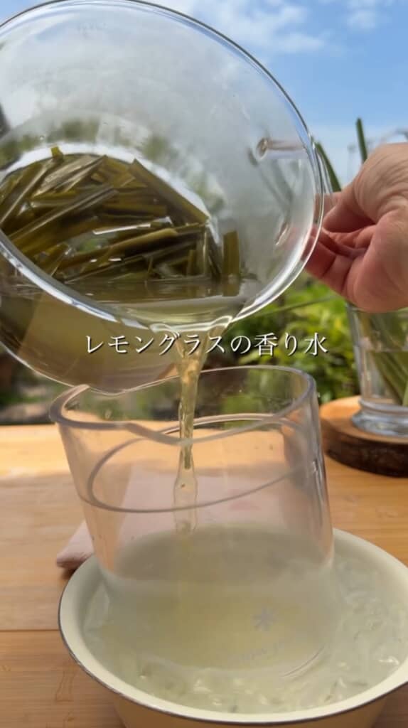 香り水を作る様子