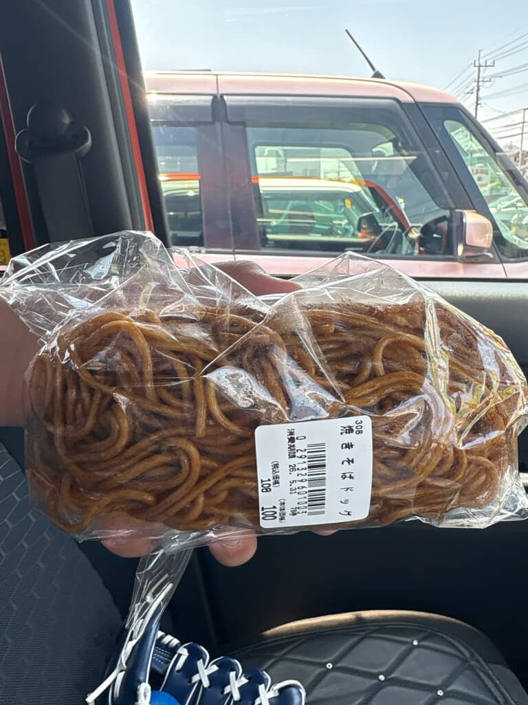 焼きそばの圧がすごい……！