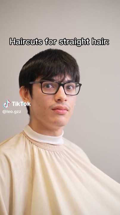 ストレートヘアの男性