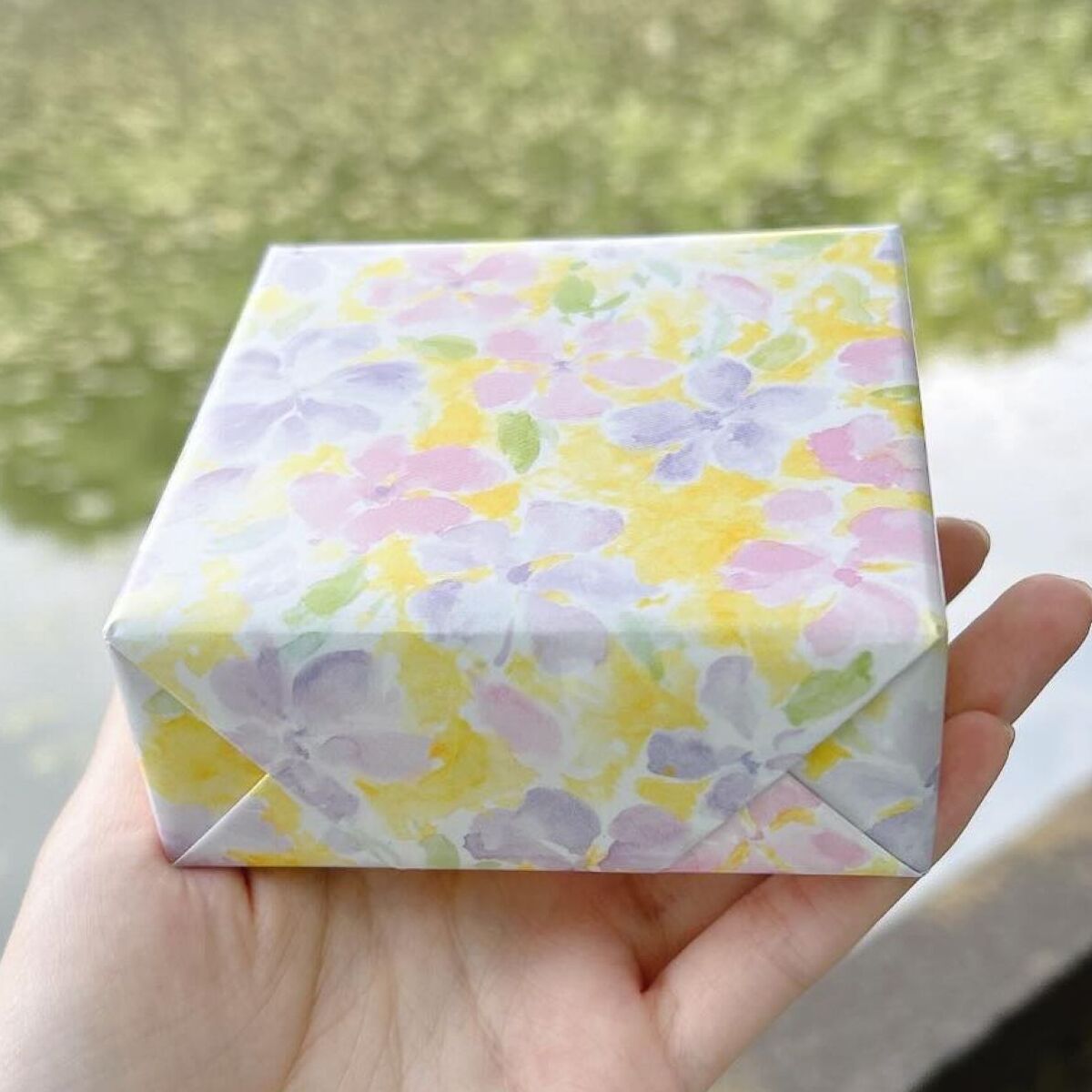 皇居で買った2000円のお土産→包み紙を開けたら…… 「このクオリティーでこの値段!?」「絶対買いに行きます」 | ライフスタイル ねとらぼ