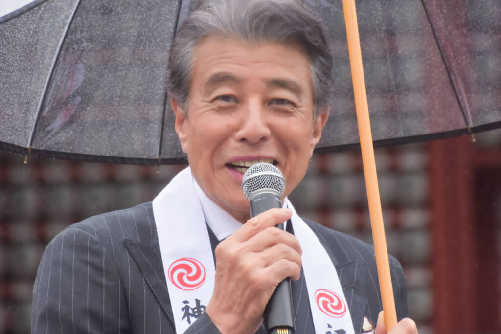 「免許返納!?」の大ヒット祈願イベントに登壇した舘さんと西野さん