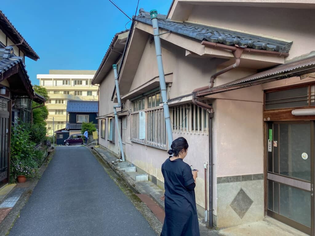 改装前の建物。立派ですがさびれた雰囲気