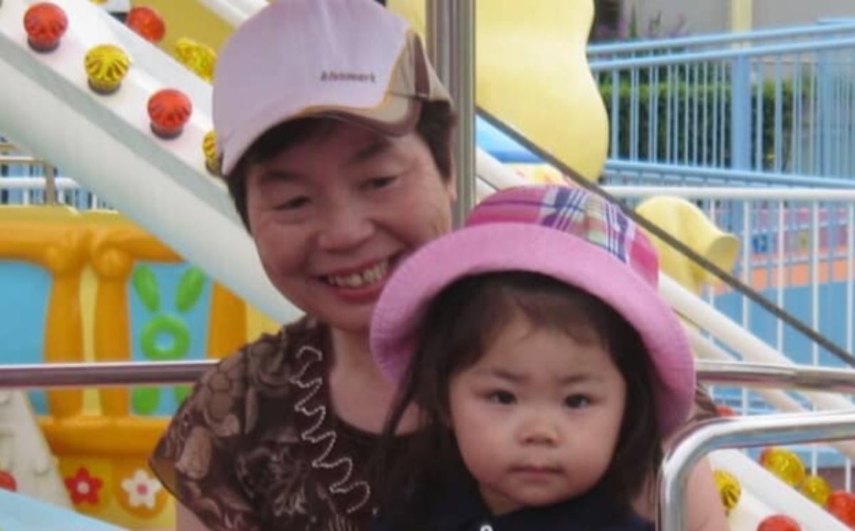 大好きなおばあちゃんと遊園地→20年後……　時の流れを感じる“今の姿”に「ええ孫や」「それが、時間よ」（1/3） | ライフスタイル ねとらぼ