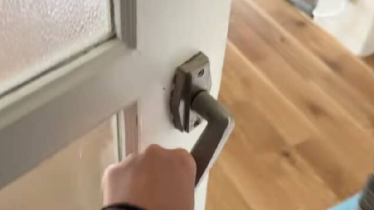 30代女性が住む築40年のアパート→同棲解消後、扉を開けると……「こんな部屋に住んでみたい」「まるでジブリ」（1/3） | 住まい ねとらぼ