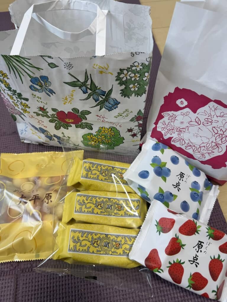 六花亭のお菓子がずらり!