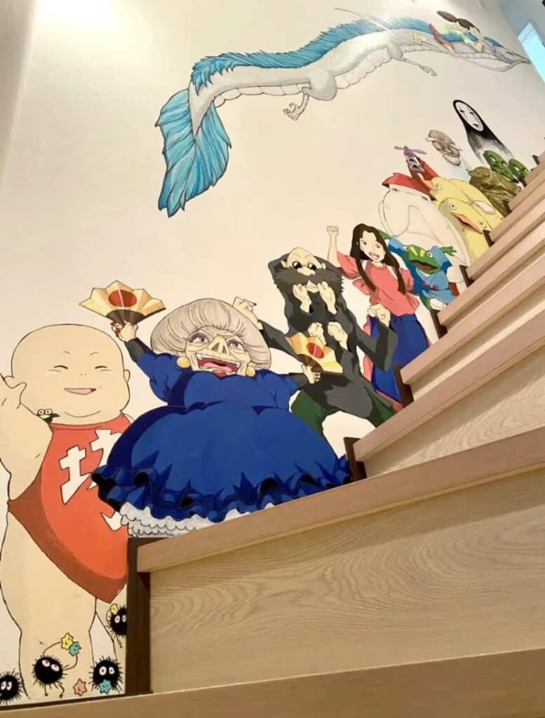 一段ずつ坊、湯婆婆、カオナシたちが描かれている