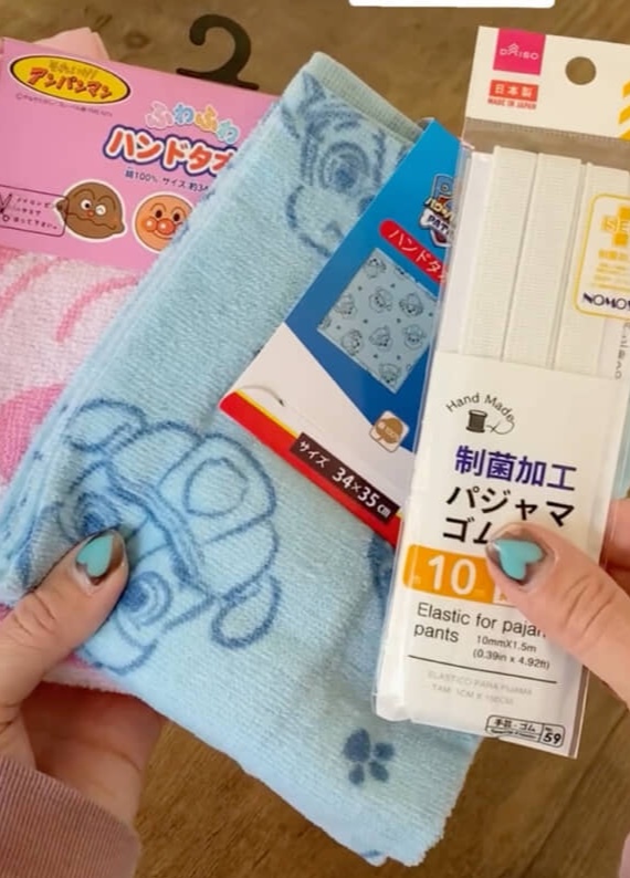 ハンドタオルとゴム紐