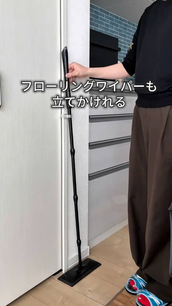 掃除道具の収納にも便利