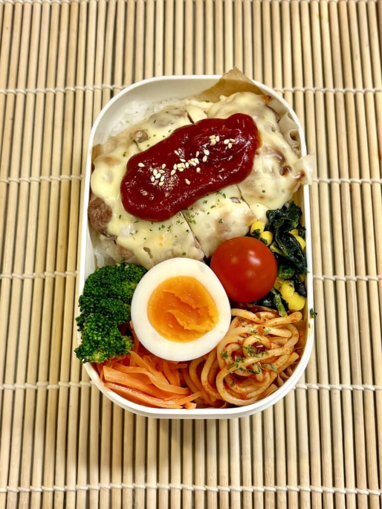 豚こまチーズバーグ弁当