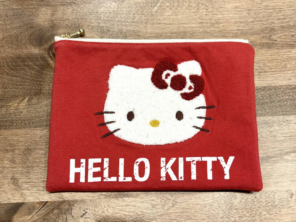 かわいいフラットポーチに変身！