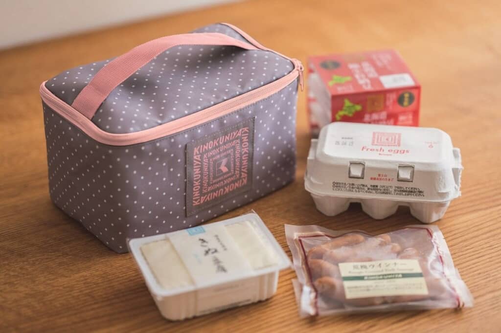 紀ノ国屋コラボの保冷ポーチ ドット版