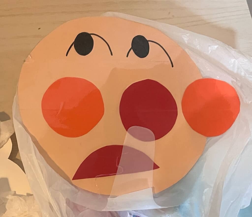 なんともいえない表情のアンパンマン（1歳のころに制作）