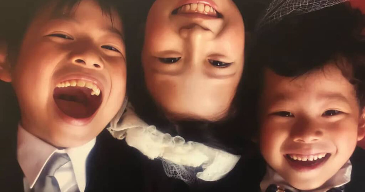 顔を寄せ合う幼い3きょうだい→15年後……「えげつないこれ」　驚きの“現在の姿”が300万再生「えっっっぐ」「見事に全員美形」（1/2） | ライフスタイル ねとらぼ