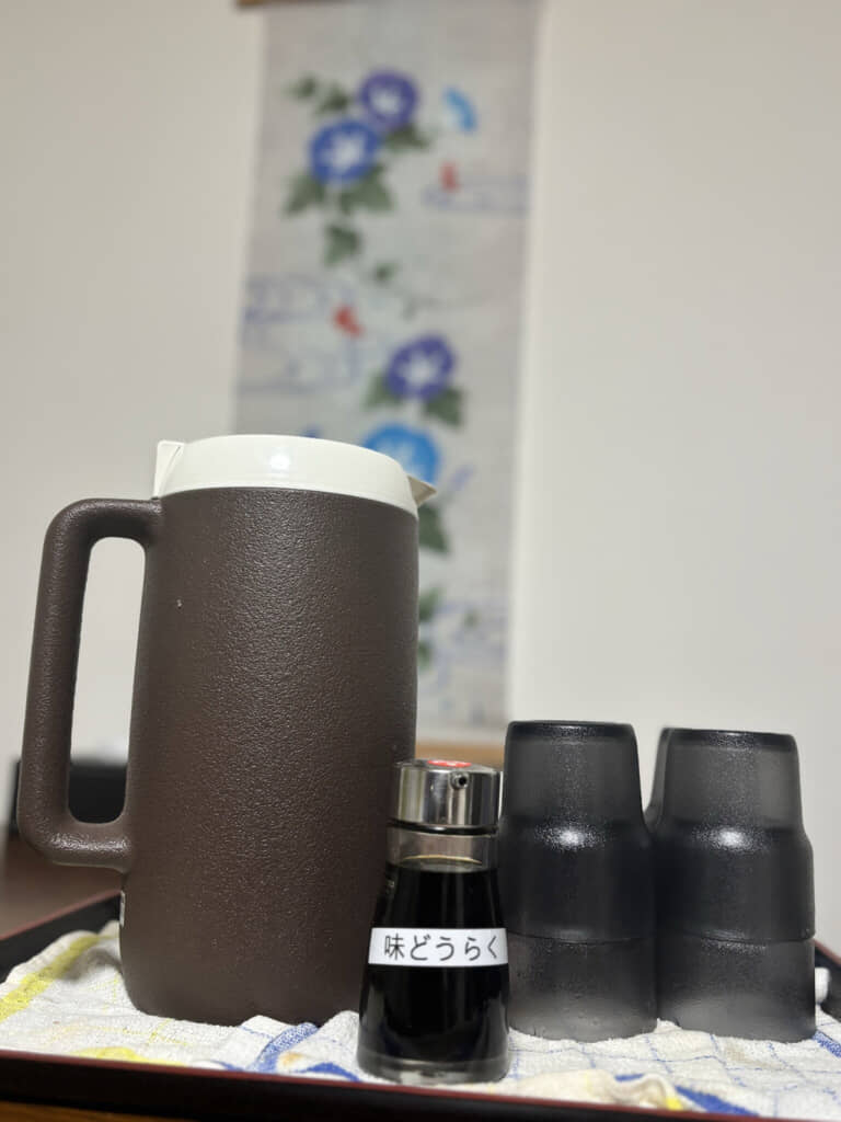 コップや調味料も飲食店のものにそっくり