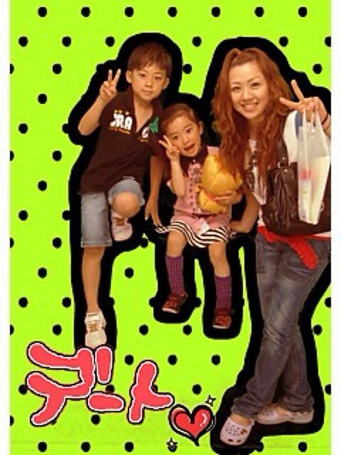 17年前に家族で撮ったプリントシール。平成感あふれる写真ですね