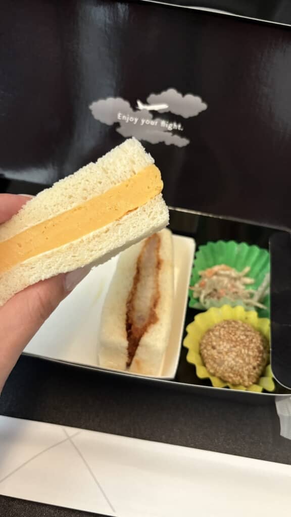 JALの機内食の玉子サンド