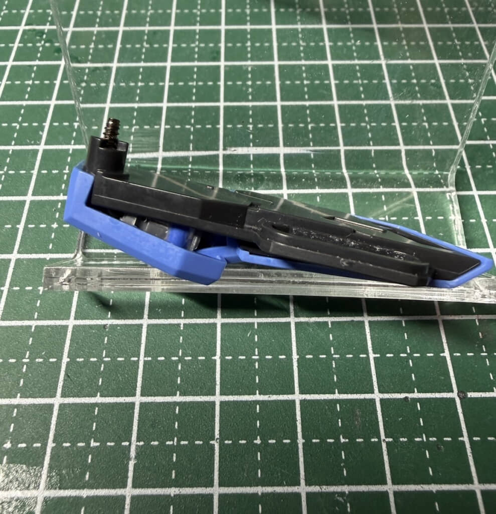 肩アーマー展開箇所の断面