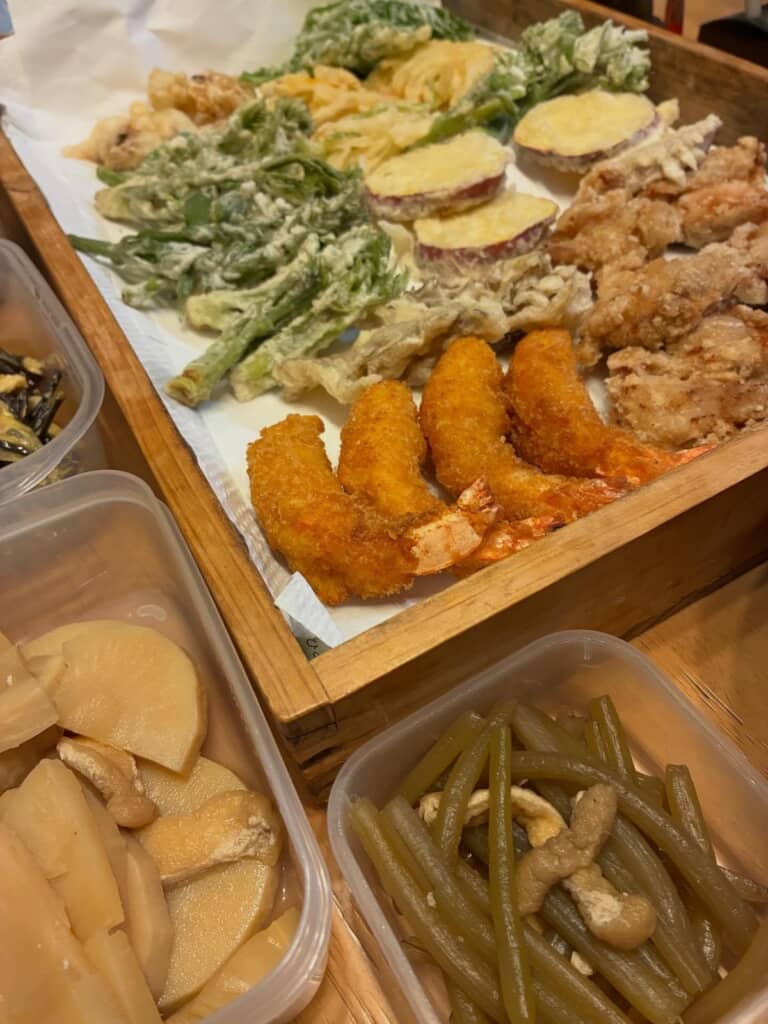 義母から差し入れされた天ぷらなど