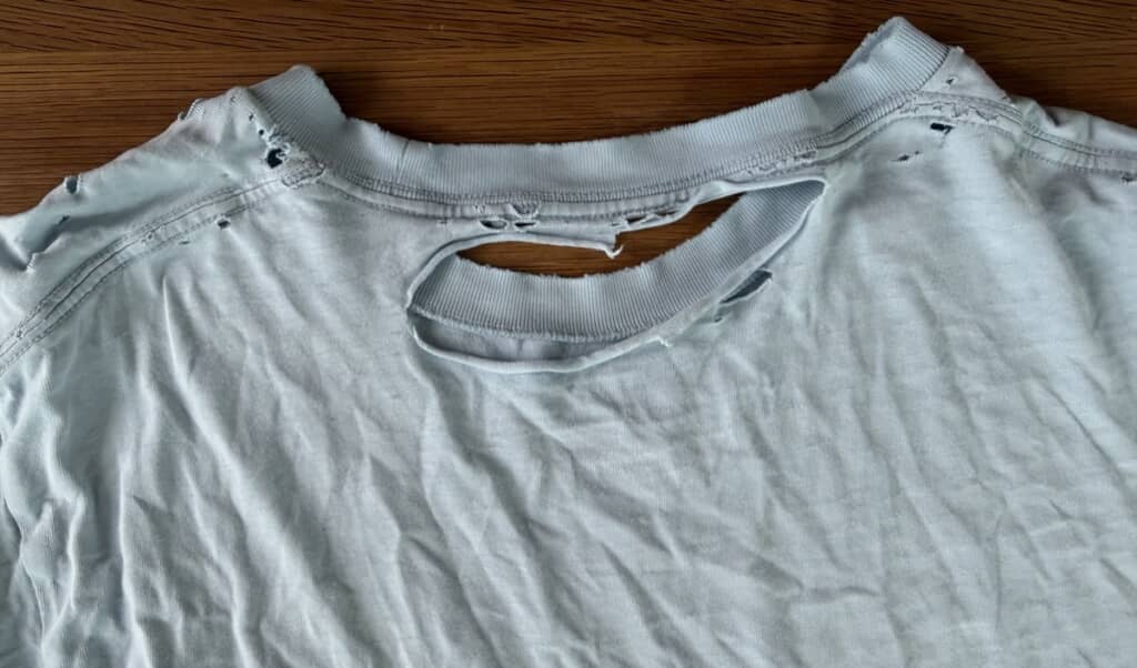 夫が捨てるのを決意した愛用Tシャツ