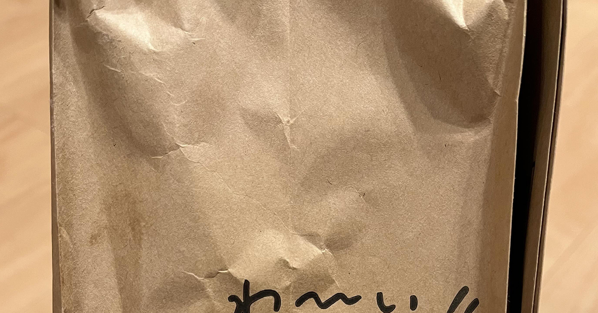 娘のためにプリキュアの靴を注文→届いた袋を見てみたら……「情報量多すぎた」　3児ママが驚いた“まさかの光景”に「こんなの届いたら嬉しい」（1/2） | ファッション ねとらぼ