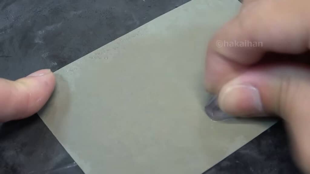 紙ヤスリで研磨