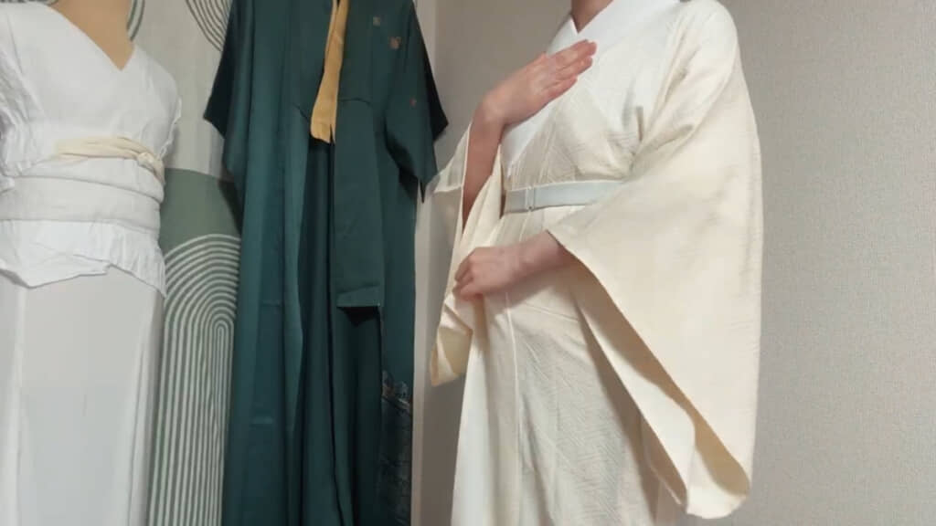 正絹の長襦袢を着用