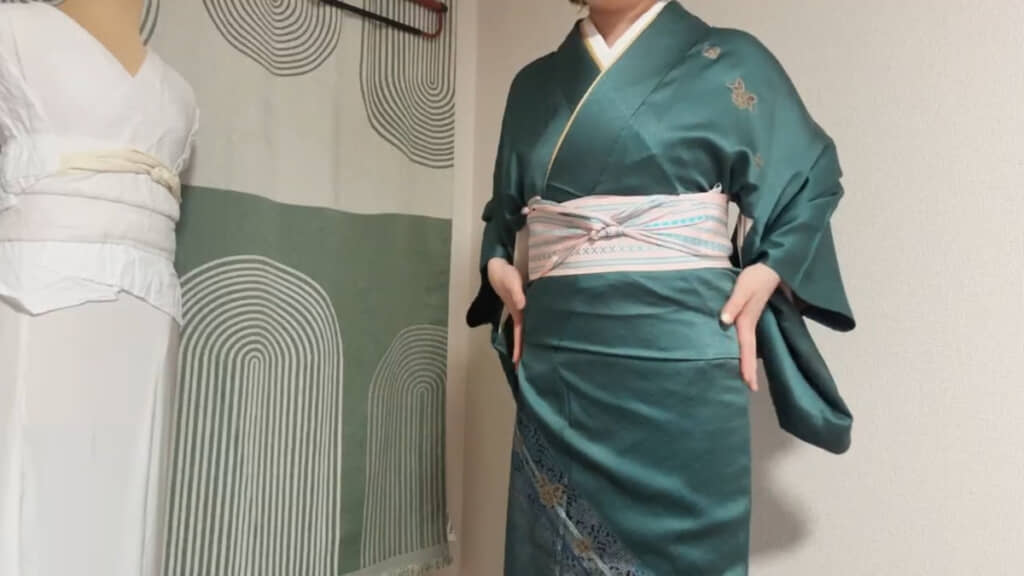 伊達締めをしたら着付けが完了