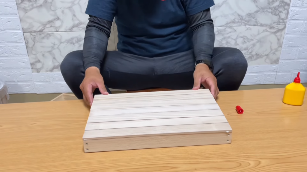 フレームと棚板を合体