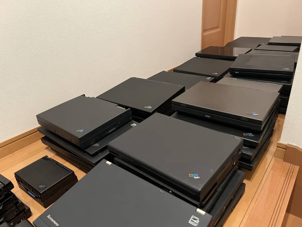 棚に入りきらなかったThinkPad