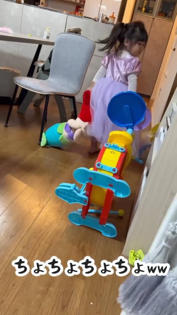 ドラムセットと一緒に退場