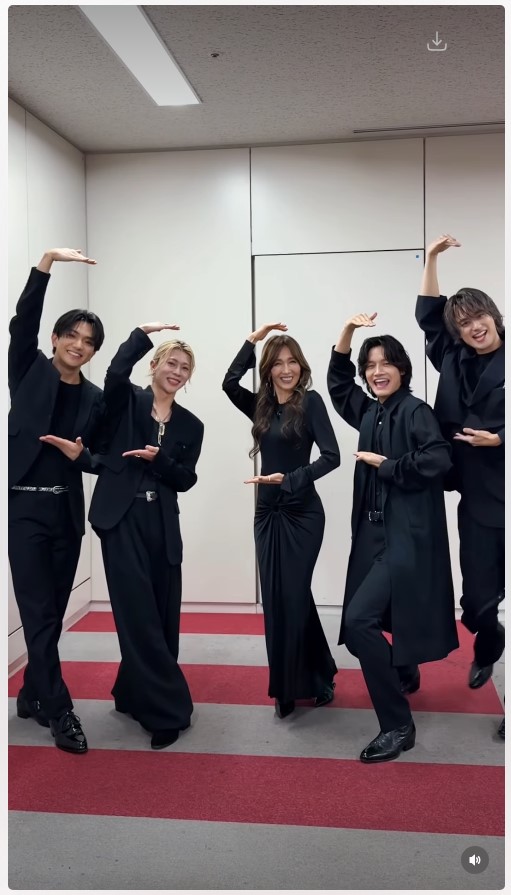 夫・木村拓哉の後輩グループ「Aぇ! group」とコラボした工藤静香