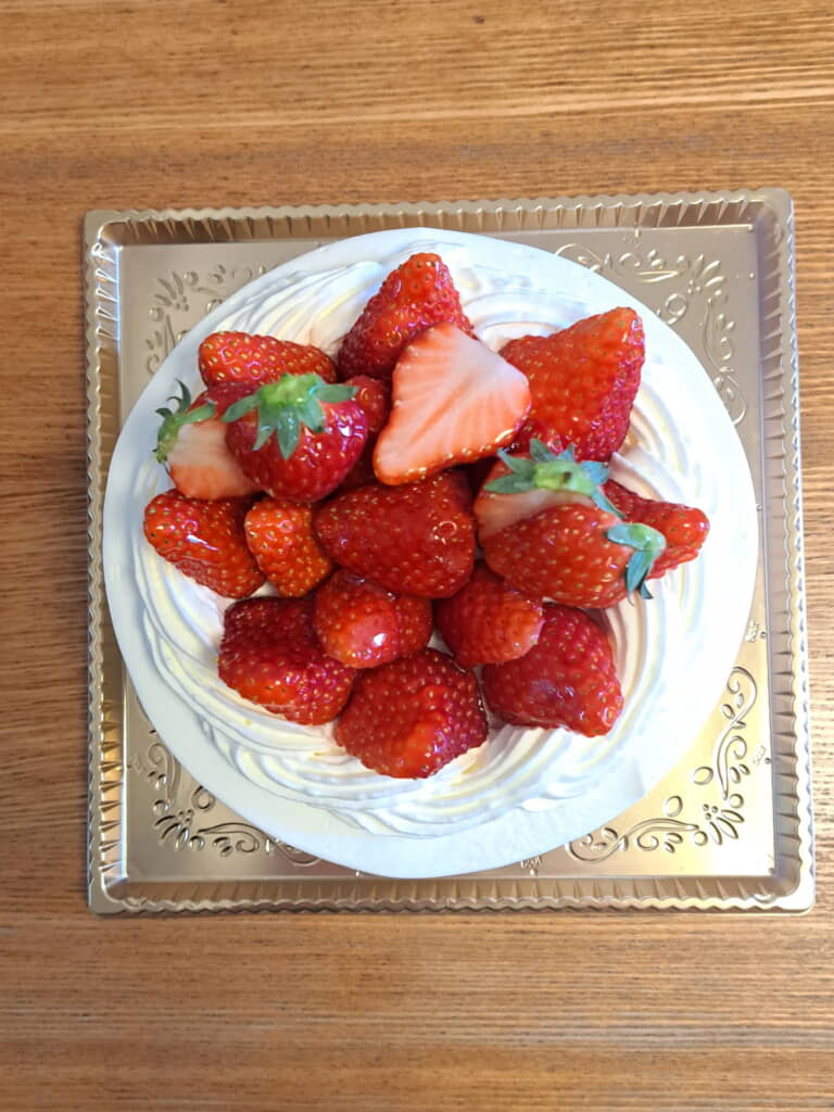 生クリームの絞りも美しいですね