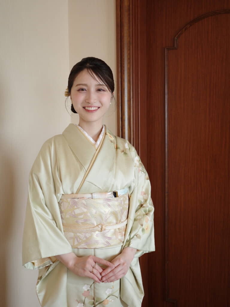 淡い黄色が華やかですね