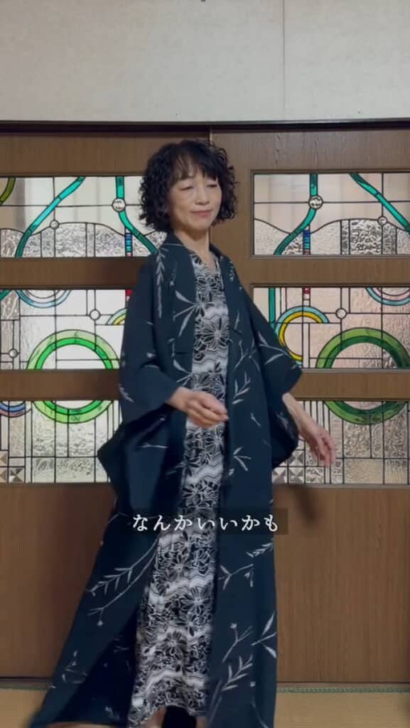 ワンピースの上に着物を羽織る