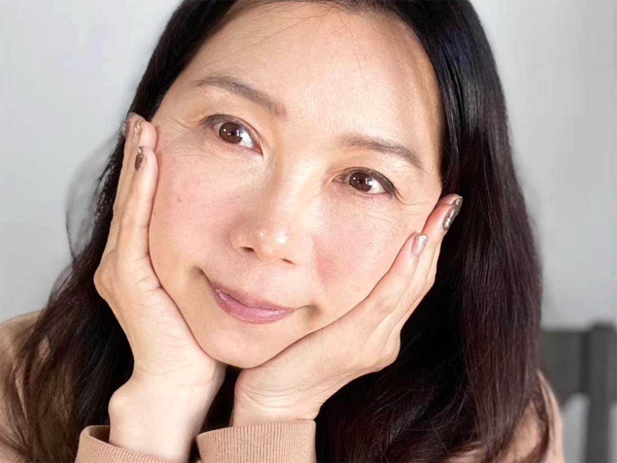 白髪染めをやめた50代女性→苦労を乗り越えて2年後…… 現在の姿に「とても素敵です!」「勇気をもらいました」(1/3) | 美容 ねとらぼ