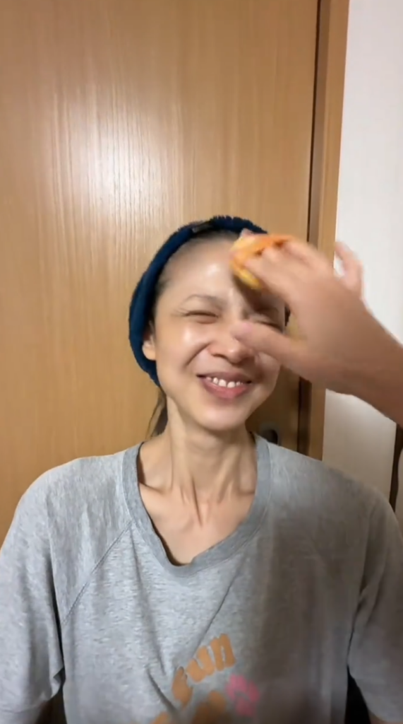 ベースメイクされるママさん