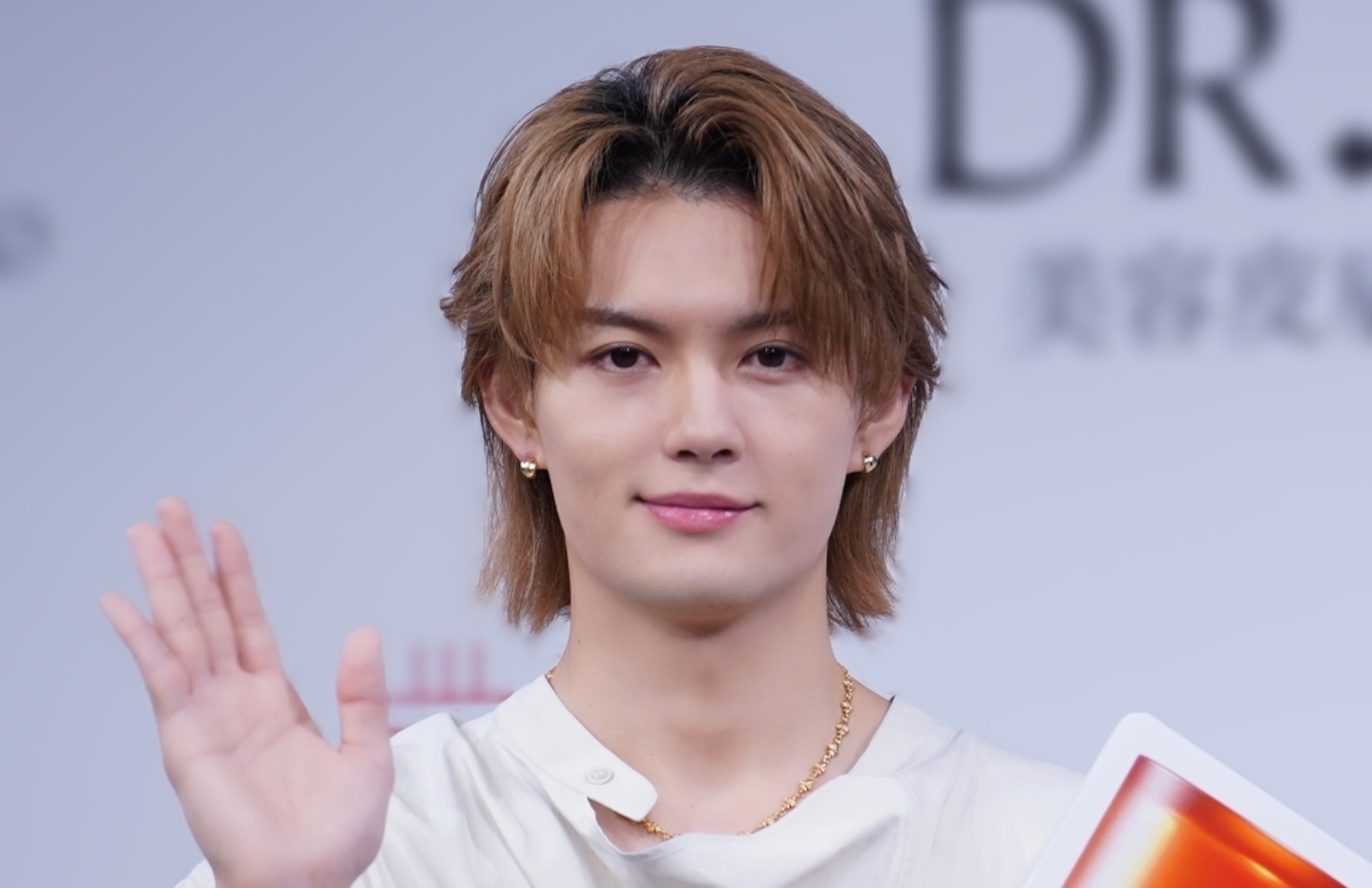 「M!LK」佐野勇斗、発表会で突然“ヒット曲のポーズ”を続々披露し大サービス→会場から拍手起き照れる（2/2） | 音楽 ねとらぼ