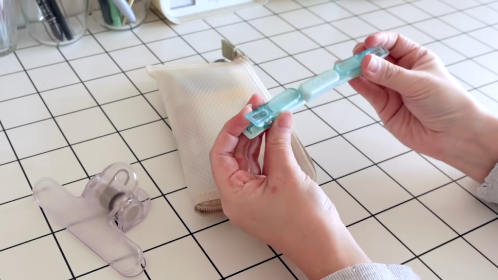 コクヨの「キャンパス ペンのように持ち運べるブッククリップ」