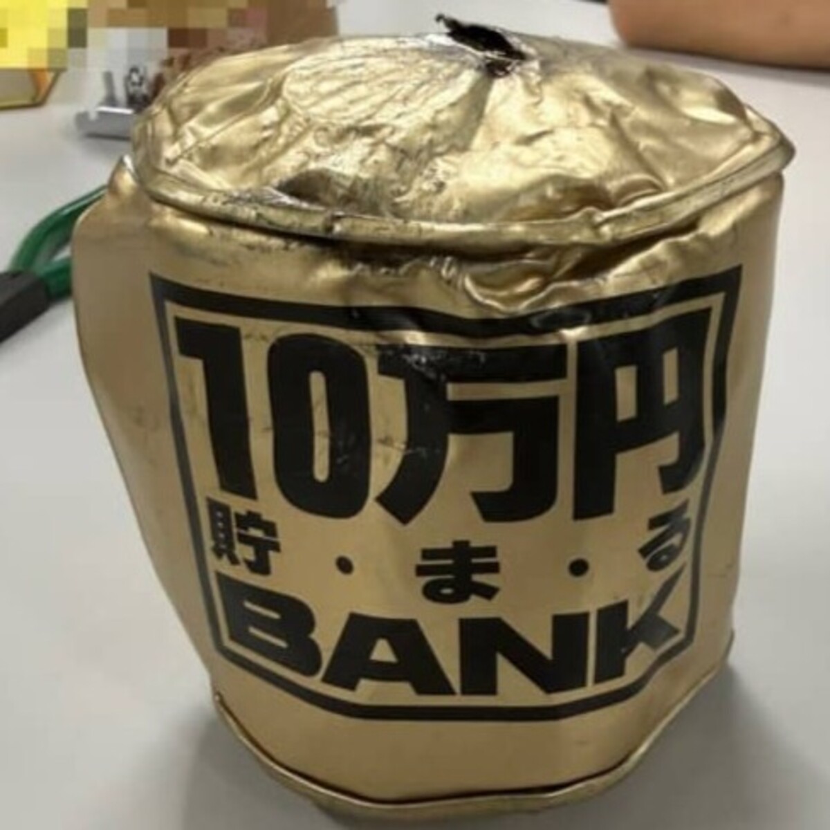 「10万円貯金箱」がブッ壊れるまで、500円玉を投入→取り出すと……　「いろんな意味ですげぇ」まさかの光景が520万表示「夢がある」（1/2） | ライフスタイル ねとらぼ