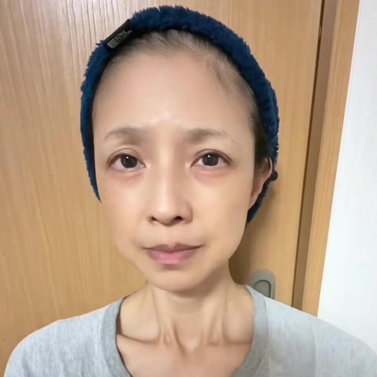 23歳娘がすっぴんのママにメイクしていくと……　驚きの姿に「ポテンシャル高すぎ」「ひっくり返った」「20代って言われても信じるぞ！」（1/3） | 美容 ねとらぼ